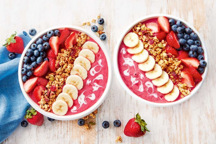 Berry Colorful Smoothie Bowl